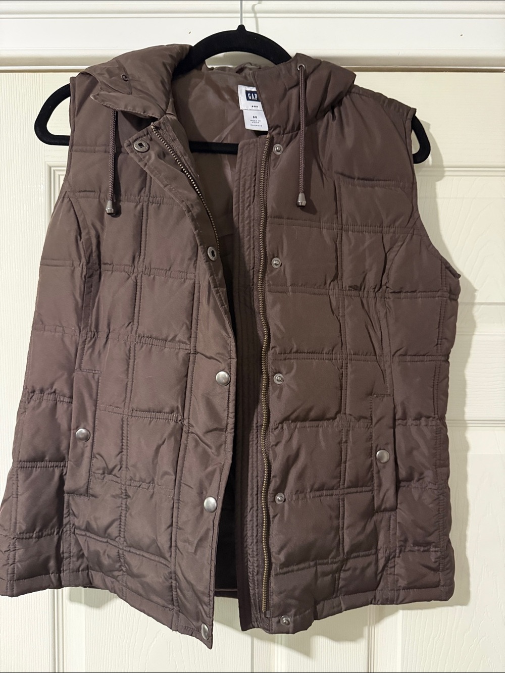 GAP Quilted Hooded Puffer Vest in Brown